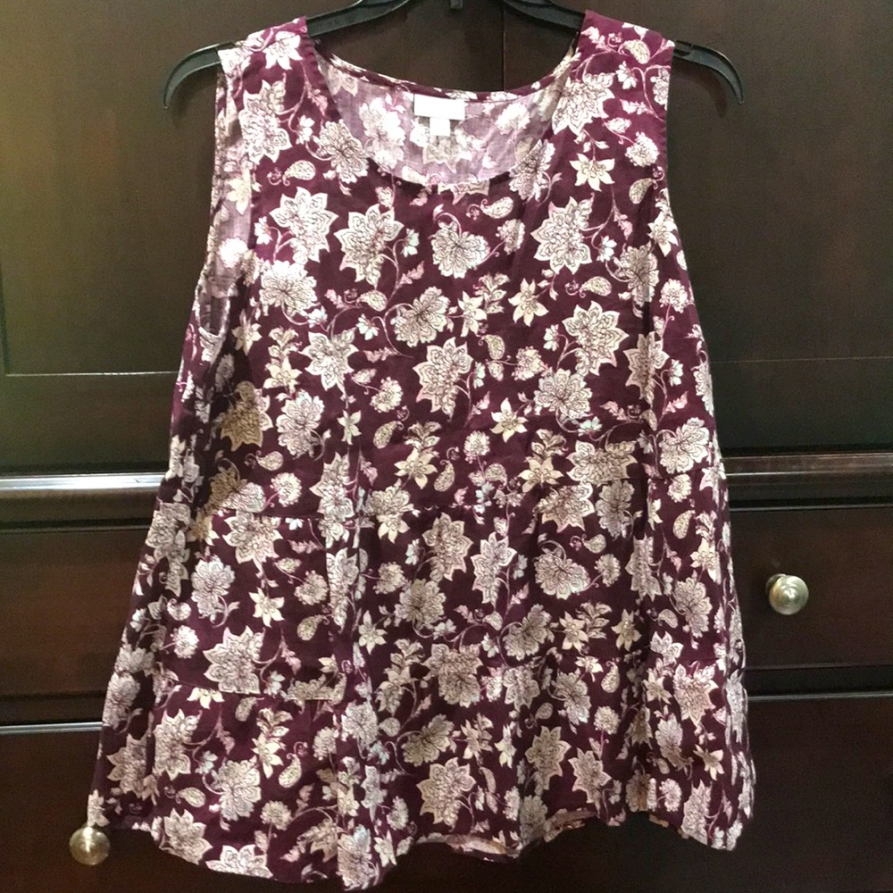 J. Jill. NWOT. Nice summer linen top with flared bottom.